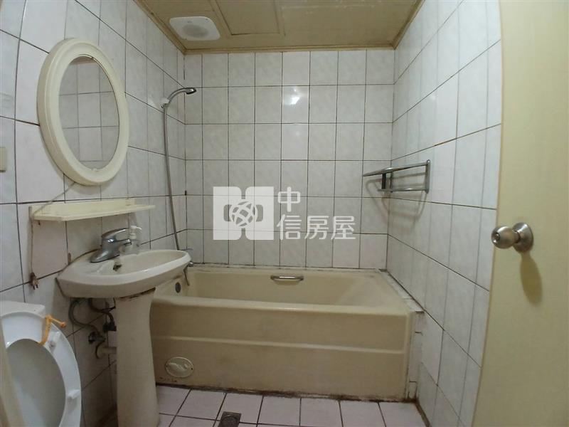 楊明國小低總價三房房屋室內格局與周邊環境