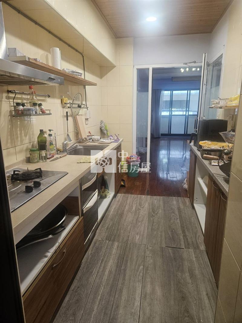 亞灣區戀戀英國美樓房屋室內格局與周邊環境