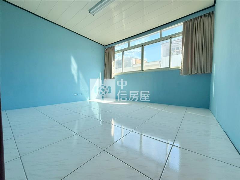 松竹臨路透天店住合一房屋室內格局與周邊環境