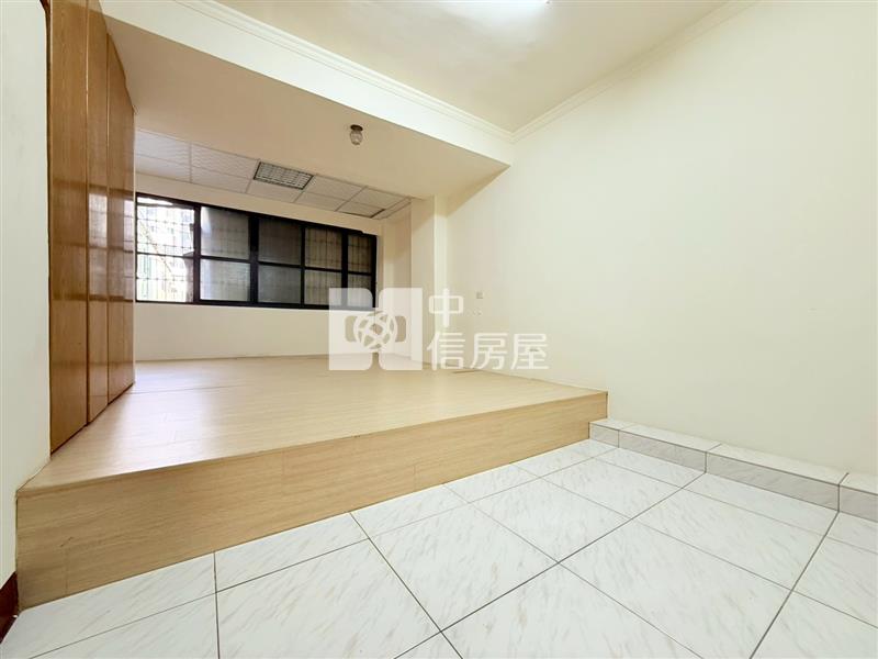 松竹臨路透天店住合一房屋室內格局與周邊環境