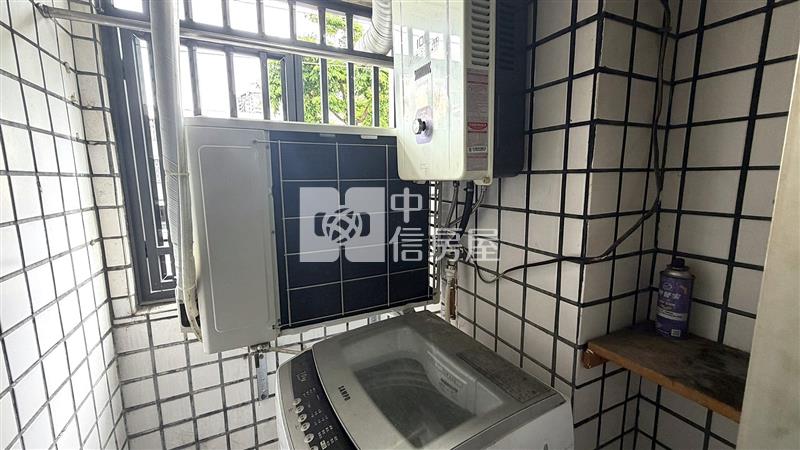 南區南平路樓店店住合一家地下室儲藏空間房屋室內格局與周邊環境