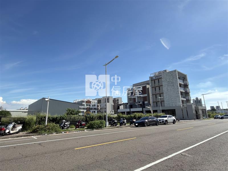 十四期角地/臨20米/台中巨蛋房屋室內格局與周邊環境