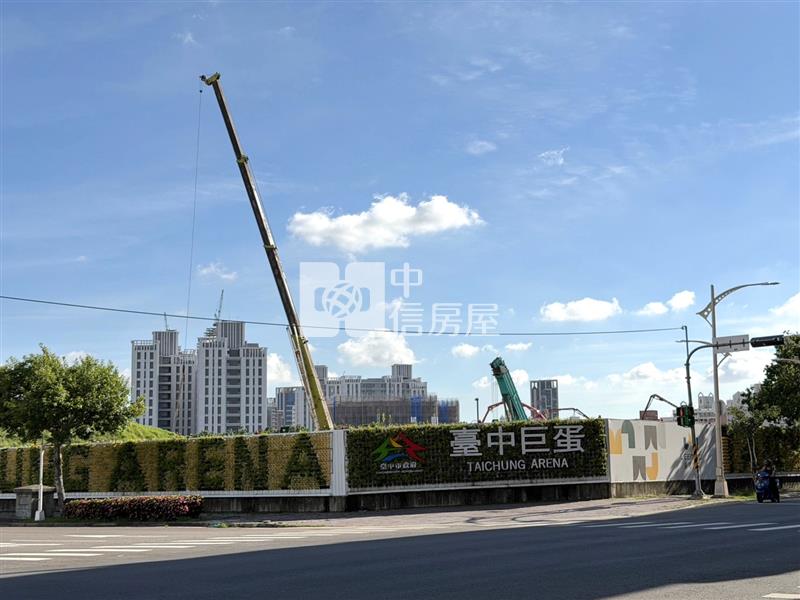 十四期角地/臨20米/台中巨蛋房屋室內格局與周邊環境