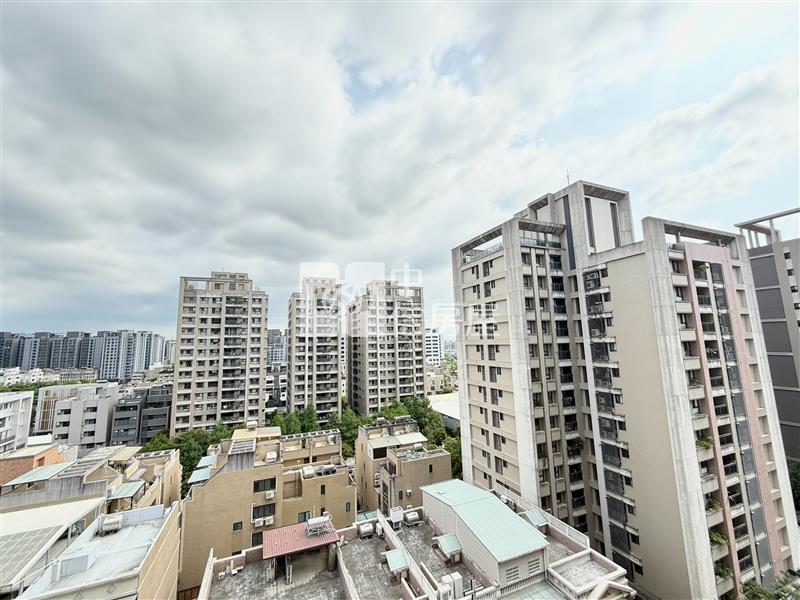 中國醫九月采掬視野三房平車房屋室內格局與周邊環境