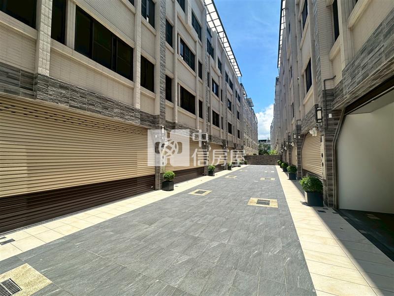 中興全新雙車電梯墅房屋室內格局與周邊環境