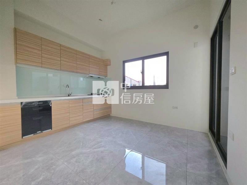 善化近台積全新大面寬電梯雙車墅B2房屋室內格局與周邊環境