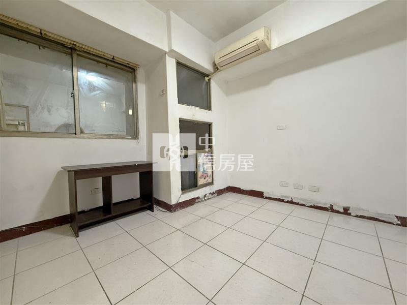 站前低總價原味二房華廈房屋室內格局與周邊環境