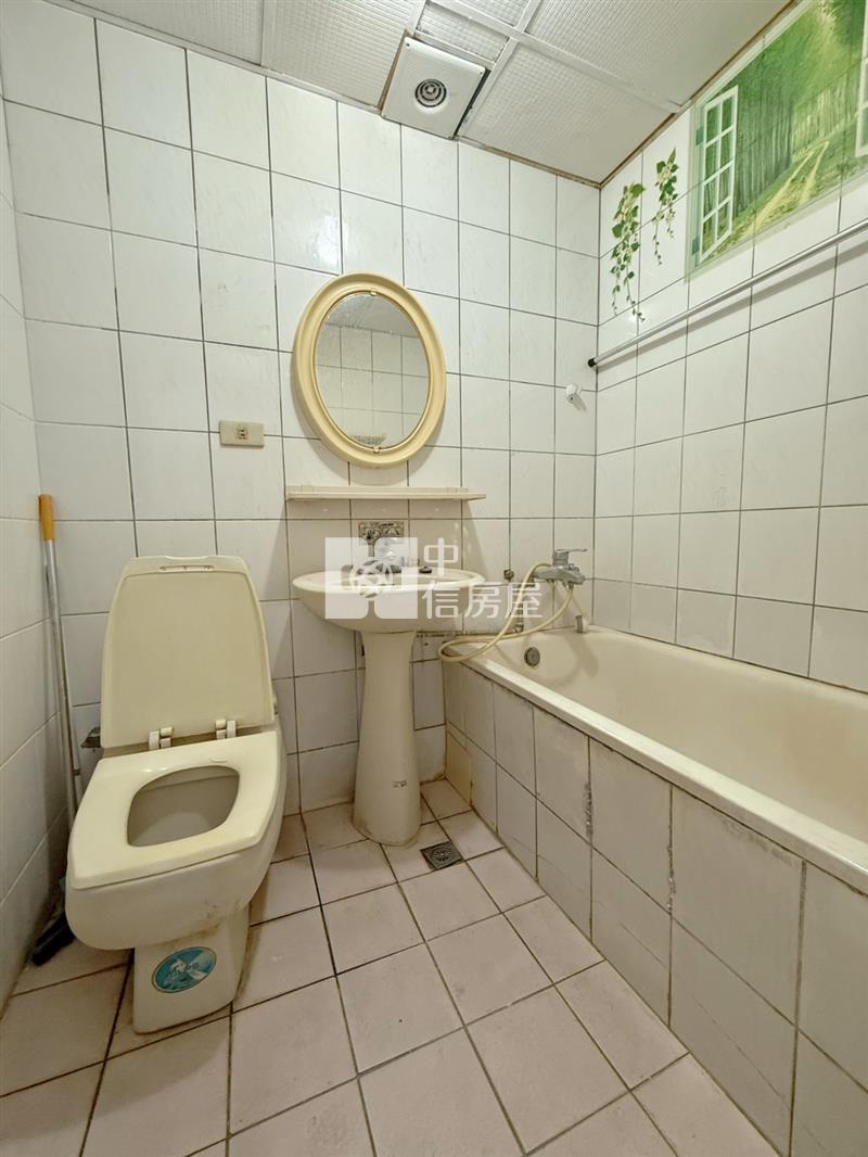 站前低總價原味二房華廈房屋室內格局與周邊環境