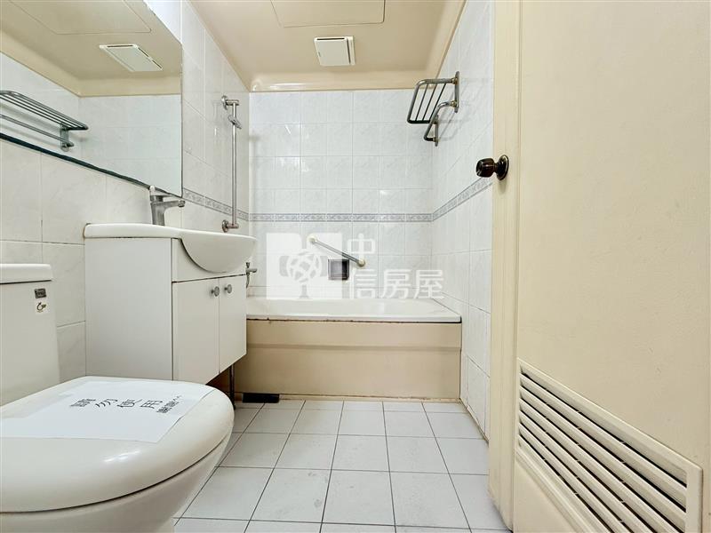 摩登歐洲三房平車房屋室內格局與周邊環境