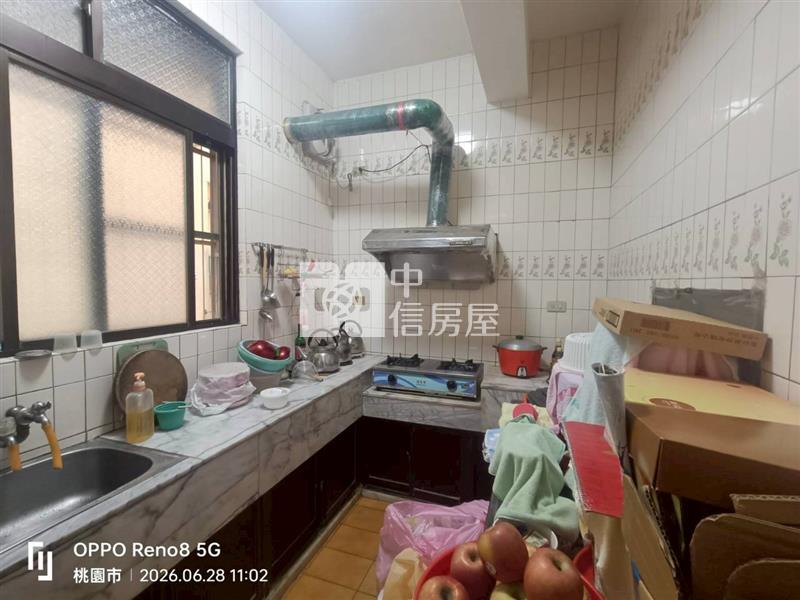 中壢體育園區旁活巷透天房屋室內格局與周邊環境
