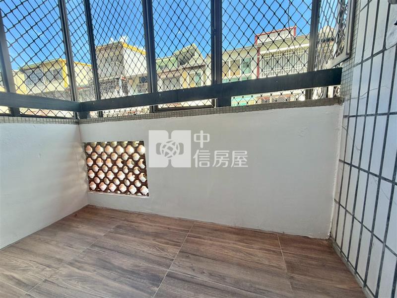 樹德商圈庭院停車透天房屋室內格局與周邊環境