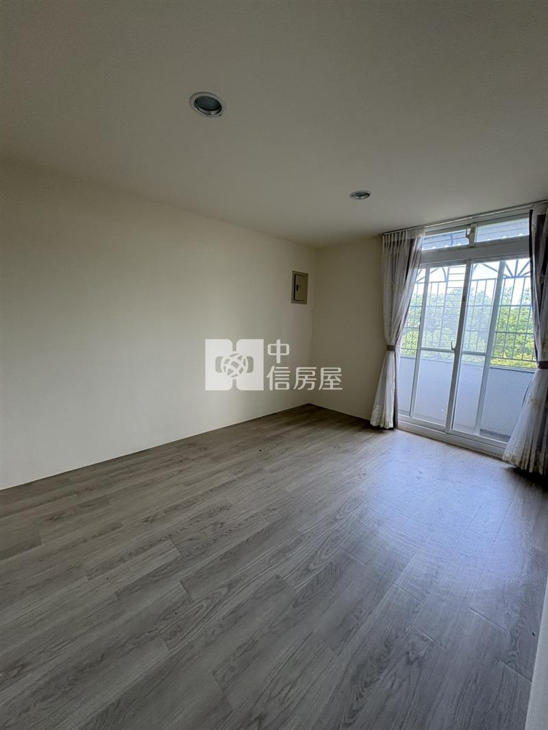 忠愛莊崙坪邊間面寬透天房屋室內格局與周邊環境