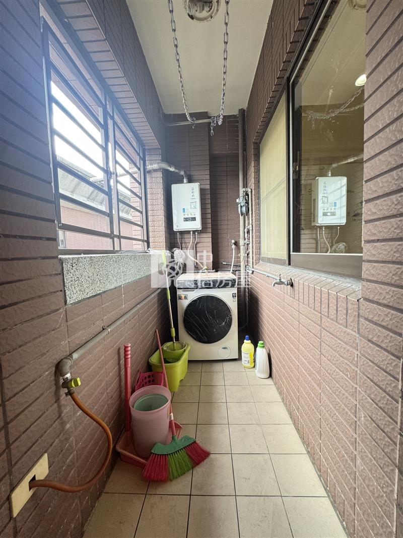 【奔馳】臻愛歐洲2房前後陽台戶房屋室內格局與周邊環境