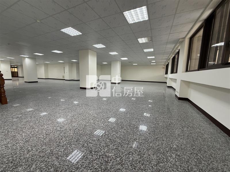 A19國際高鐵超大坪數+8車位房屋室內格局與周邊環境