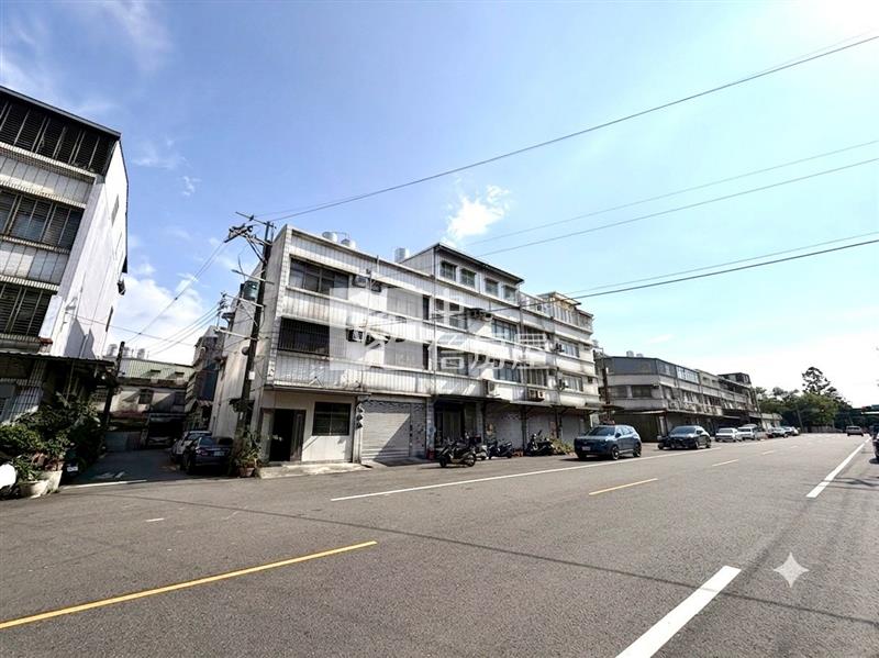 平鎮山仔頂臨路20米邊間透店房屋室內格局與周邊環境