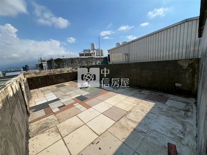 平鎮山仔頂臨路20米邊間透店房屋室內格局與周邊環境