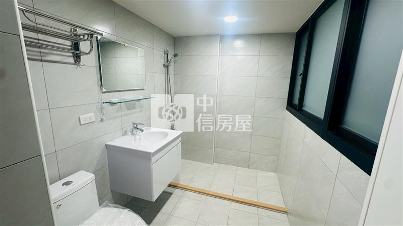▲中正路大空間美二樓房屋室內格局與周邊環境