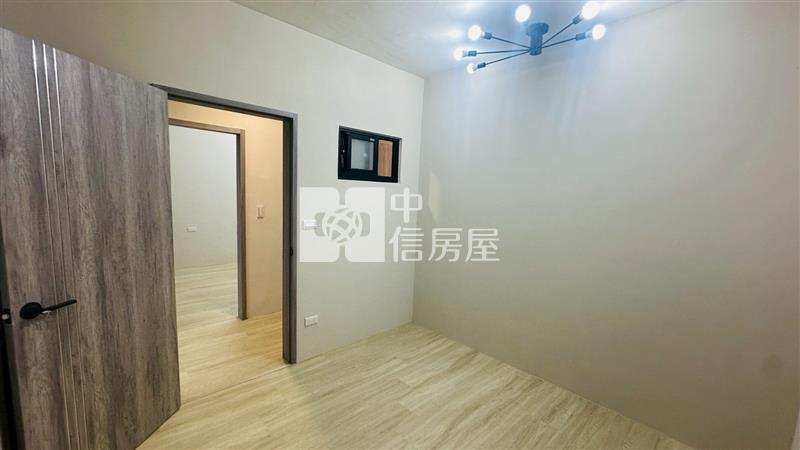▲中正路大空間美二樓房屋室內格局與周邊環境