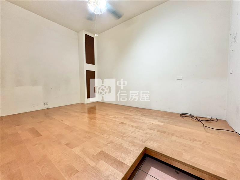 面校園地理中心金透店房屋室內格局與周邊環境