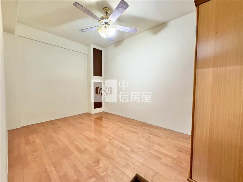 面校園地理中心金透店房屋室內格局與周邊環境