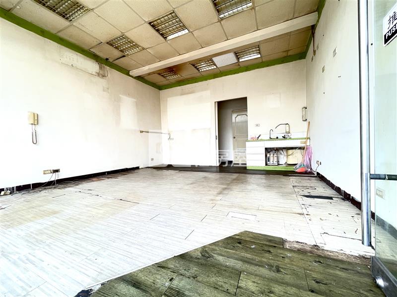 體育園區元邦華府店面+車位房屋室內格局與周邊環境
