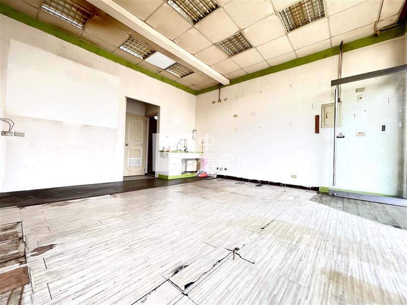體育園區元邦華府店面+車位房屋室內格局與周邊環境