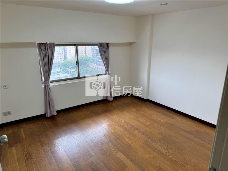 第一佳三房樓中樓房屋室內格局與周邊環境
