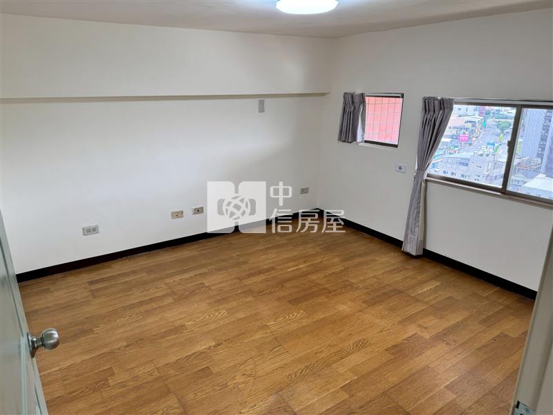 第一佳三房樓中樓房屋室內格局與周邊環境