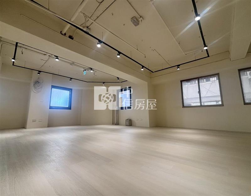 親親戲院旁超大巨型商辦房屋室內格局與周邊環境