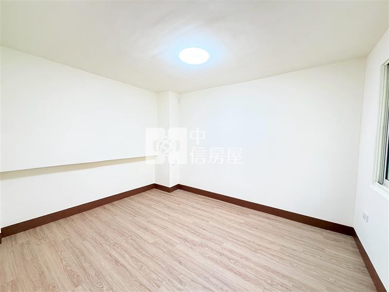 大同國中整新車位透天房屋室內格局與周邊環境