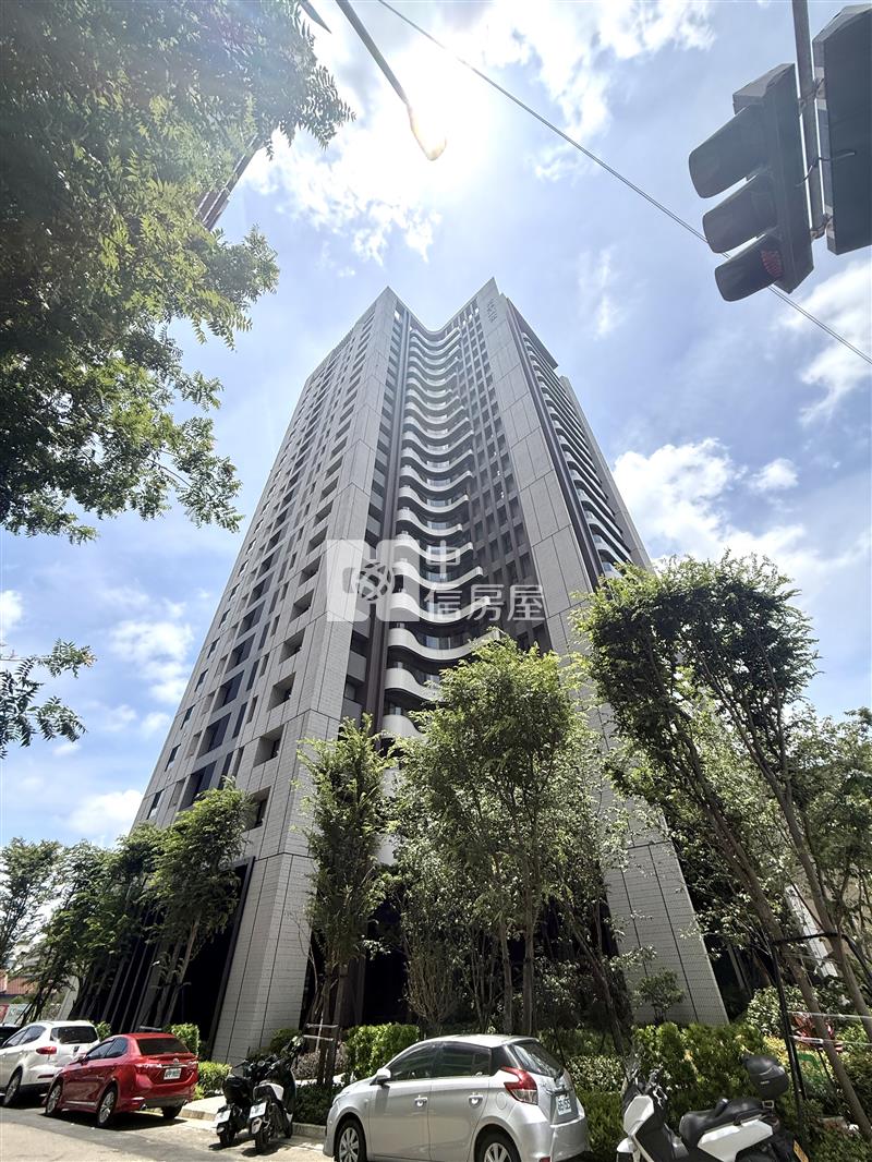 富宇藏富|全新未住高樓層三房B1平車房屋室內格局與周邊環境