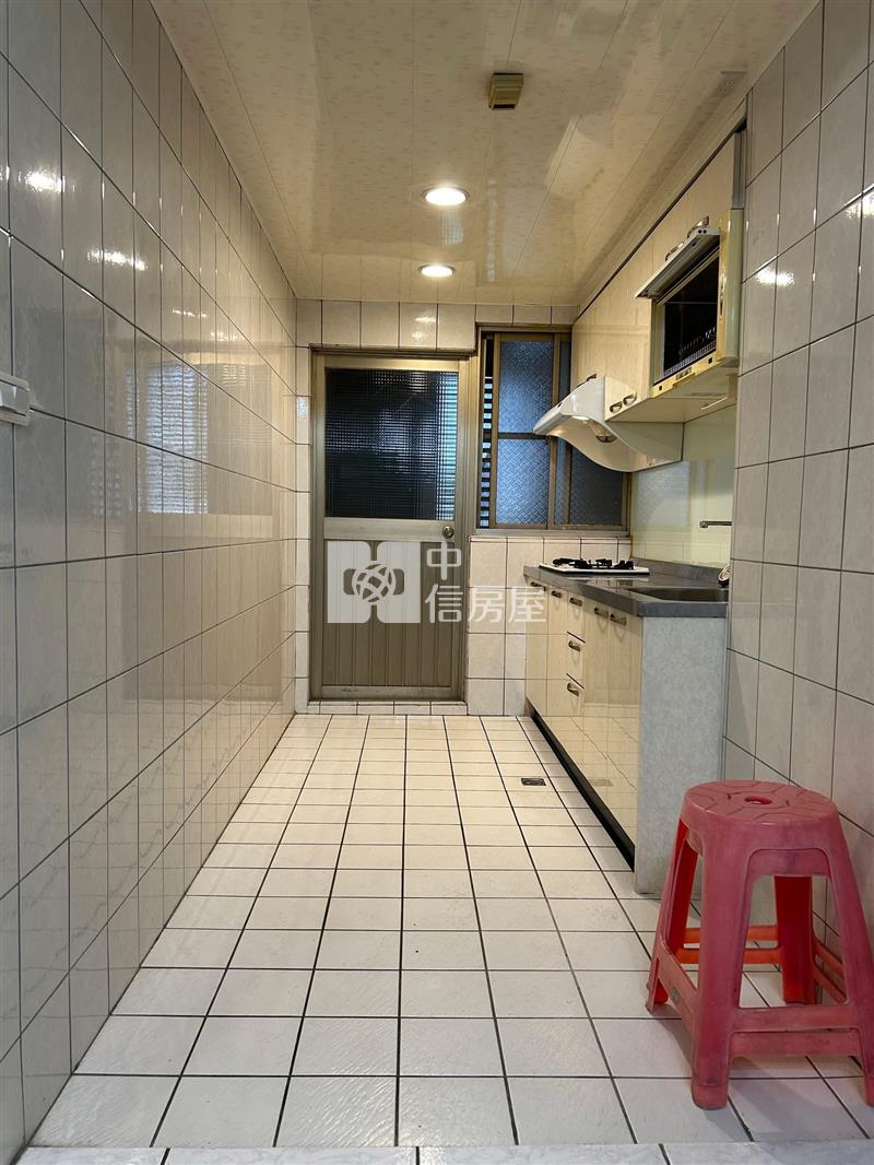 華勛白金新宮華廈房屋室內格局與周邊環境