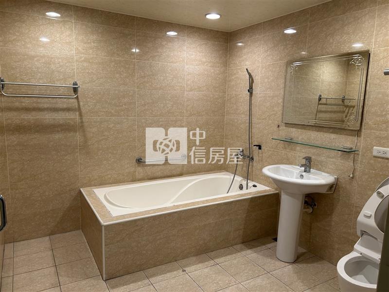 華勛白金新宮華廈房屋室內格局與周邊環境