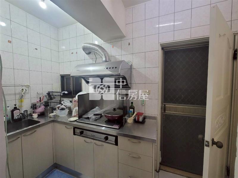 近麻豆國小3房平車華廈房屋室內格局與周邊環境