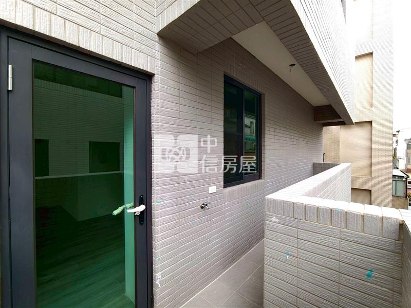 正十期全新大面寬角間電梯別墅房屋室內格局與周邊環境