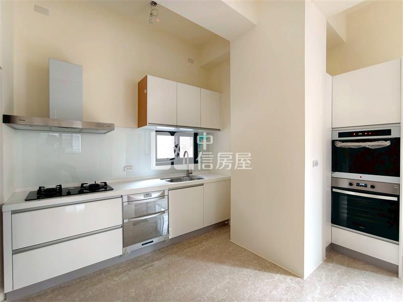 正十期全新大面寬角間電梯別墅房屋室內格局與周邊環境