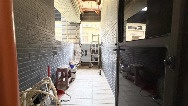 【神馬】客運園區-英堡日朗雙面採光邊間三房車房屋室內格局與周邊環境