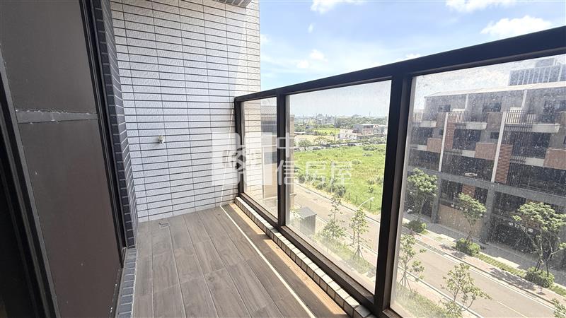【神馬】客運園區-英堡日朗雙面採光三房車房屋室內格局與周邊環境