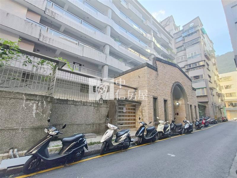 帝國邊間溫泉湯屋房屋室內格局與周邊環境