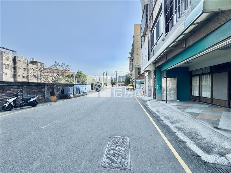 中壢火車站走路5分鐘收租三套房三陽台(頂樓有搭鐵皮)房屋室內格局與周邊環境
