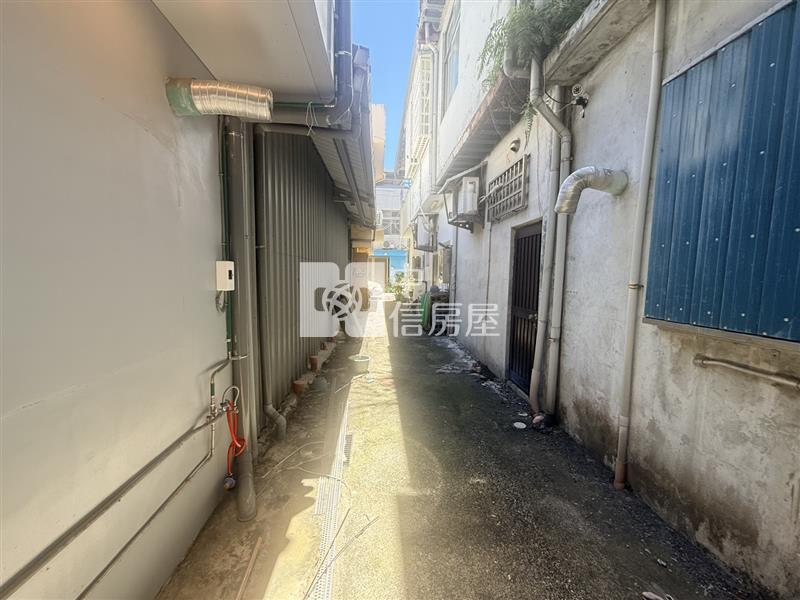 南埔全新整理車庫美墅房屋室內格局與周邊環境