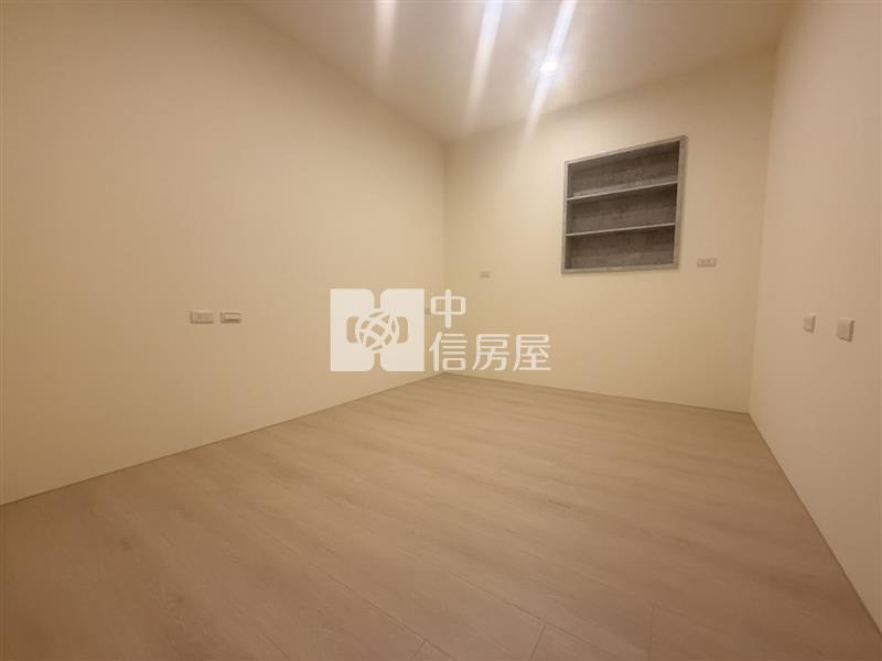南埔全新整理車庫美墅房屋室內格局與周邊環境