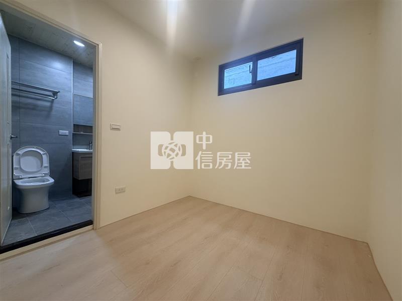 南埔全新整理車庫美墅房屋室內格局與周邊環境