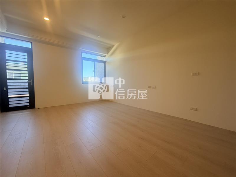南埔全新整理車庫美墅房屋室內格局與周邊環境
