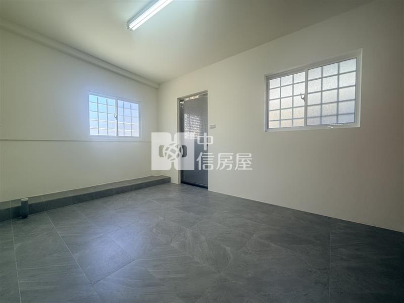 南埔全新整理車庫美墅房屋室內格局與周邊環境