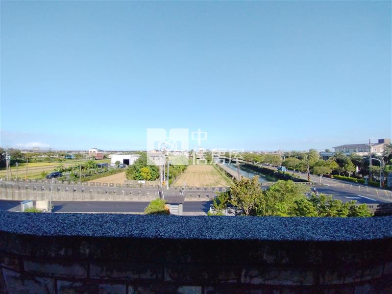 近礁溪市區免整理耐看結實農舍房屋室內格局與周邊環境
