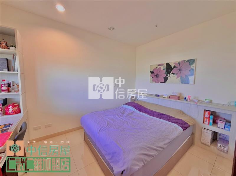 華鳳特區高樓精裝二房+車位房屋室內格局與周邊環境