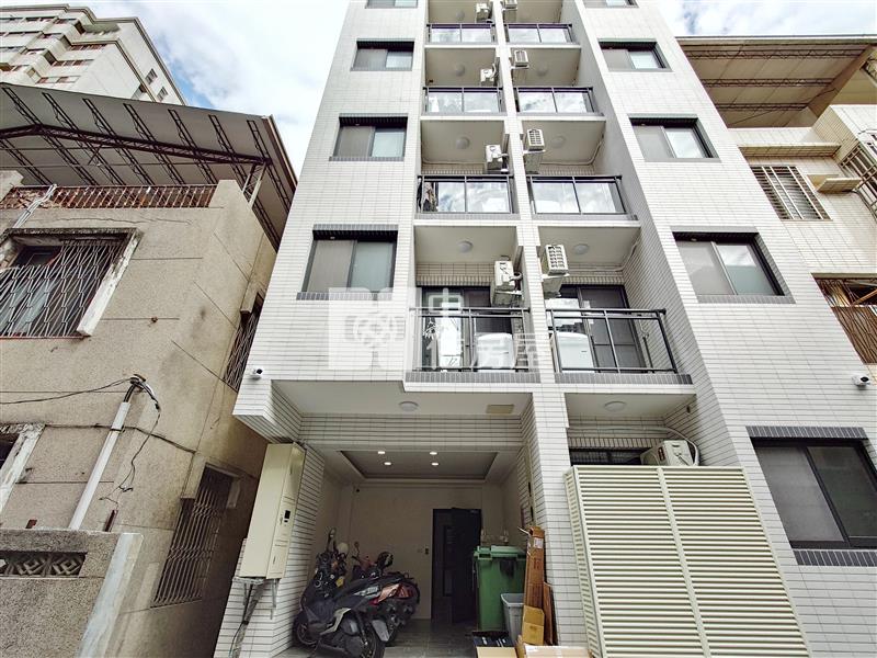 中國醫全新15間電梯透套房屋室內格局與周邊環境