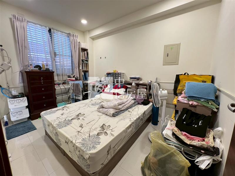 專任-育英國小正對面大地坪輕屋齡美別墅房屋室內格局與周邊環境