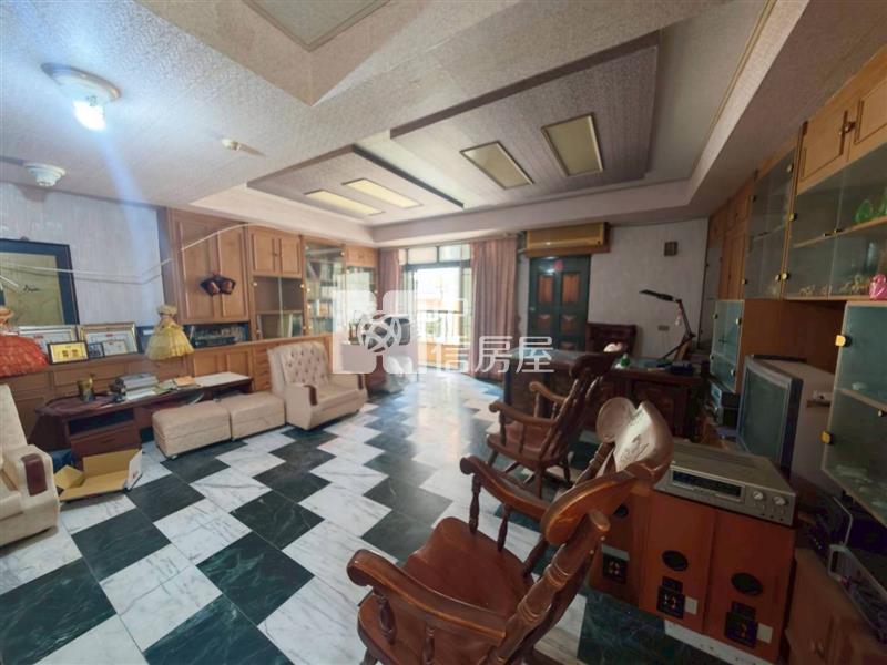 食品建華超大公寓2樓房屋室內格局與周邊環境